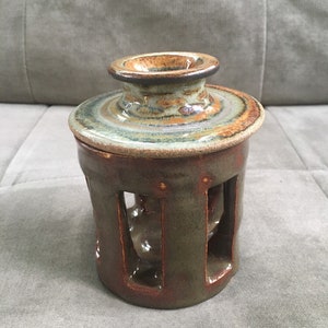 Pagoda Style Lidded Stoneware Lantern 5”