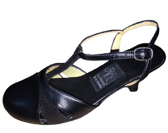 Black Closed Heel, Closed Toe, T-Strap, Retro Look, Low Heels Pumps/Ladies Shoes/Tango Shoes/Salsa Shoes, La Vikinga Shoes