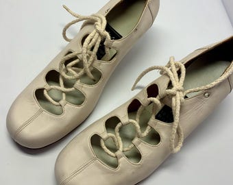 Venta de muestras: Zapatos de baile de cuero color blanco roto, zapatos de tacón, talla 40