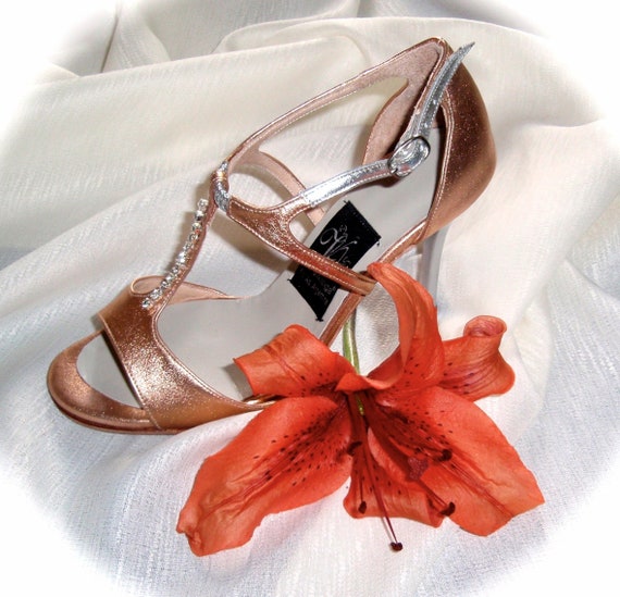 rose gold closed toe shoes