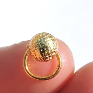 Anillo de nariz indio de oro de 22 quilates pulido sobre plata de ley. Aro de nariz Bali.