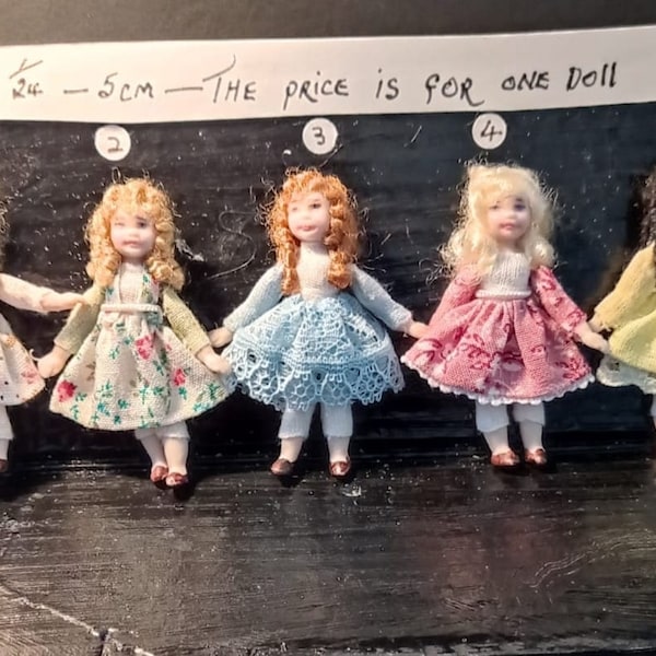Miniature Dollhouse Dolls - 5 cm