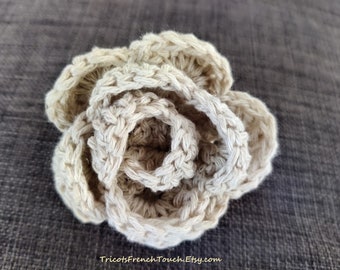 BROCHE ROSE LIN naturel. Broche fleur crochet fait main .Cadeau de Saint Valentin,Cadeau pour Elle,Broche bijoux accessoire mode Femme Fille