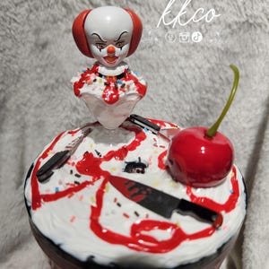 24 oz horror desserts snow globe Lava tumbler with 3D clown sundae topper