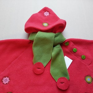 Kinder hoodie met sjaal van 18 maanden tot 2 jaar en een half in rood en groen fleece CLOCHADOUDOR afbeelding 1