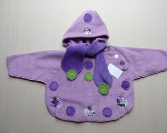 Kinder hoodie met een sjaal (9 maanden tot 18 maanden) in lichtpaars fleece en donkerder CLOCHADOUDOR