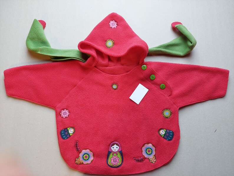 Kinder hoodie met sjaal van 18 maanden tot 2 jaar en een half in rood en groen fleece CLOCHADOUDOR afbeelding 2