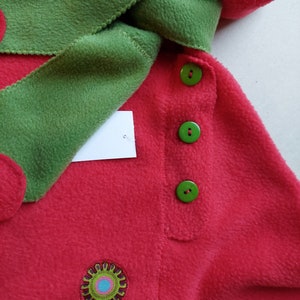 Children's hoodie with a scarf from 18 months to 2 years and a half in red and green fleece CLOCHADOUDOR image 4