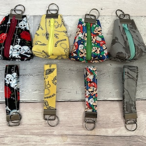 Mini Coin Purse Triangle  Pouch Keychain Coin Pouch Dice Bag Earphone Earbuds Pouch Pyramid Zip Pouch Dog Treat Poo Bag Key Fob Notion Gift