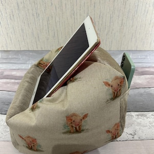 Piglet Pigs iPad Pro iPad Stand Beanbag Support Pillow Kindle Device E-Reader Tablet Cushion Key Fob Iphone Holder Phone/Glasses Pouch