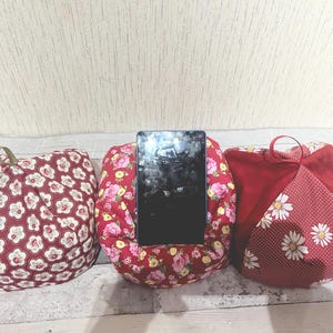 Vintage Roses iPad Pro Cushion iPad Stand Tablet Beanbag Support Pillow Kindle Device Stand Nook E-Reader Desktop Tidy Iphone Phone Holder