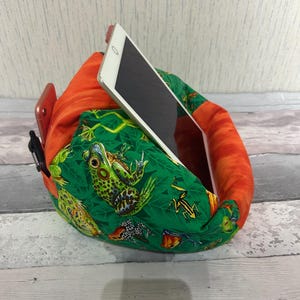 Frogs Toads iPad Pro Cushion iPad Tablet Nintendo Switch Support Pillow Kindle Device E-Reader keyring phone glasses case Gadget Stand