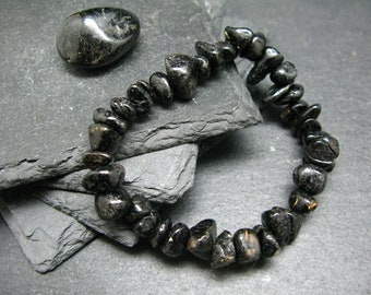 Nuumite Nuummite Genuine Bracelet ~ 7 Inches  ~ 10mm Tumbled Beads