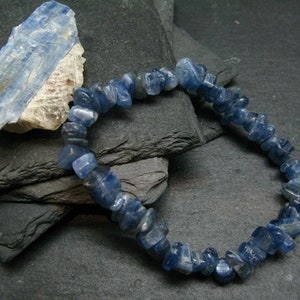 Blauwe echte kyanietarmband ~ 7 inch ~ 10 mm getrommelde kralen