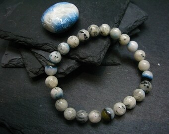 Blaues Eisglatscherit echtes Armband ~ 7 Zoll ~ 8 mm runde Perlen