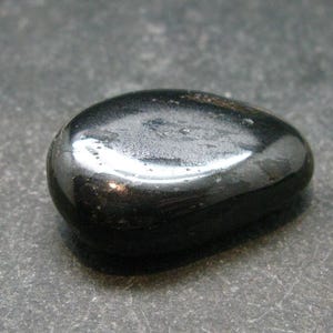 Piedra ISUA rara de Groenlandia: 1,1" - 13,87 gramos