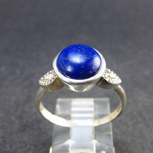 Lapis Lazuli Silver Ring From Afghanistan - 4.0 Grams - Size 9.25