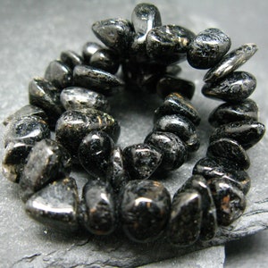 Nuumite Nuummite Genuine Bracelet 7 Inches 10mm Tumbled Beads 画像 3