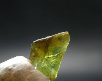 Seltener Titanit Sphen Kristall aus Brasilien - 1,3 cm