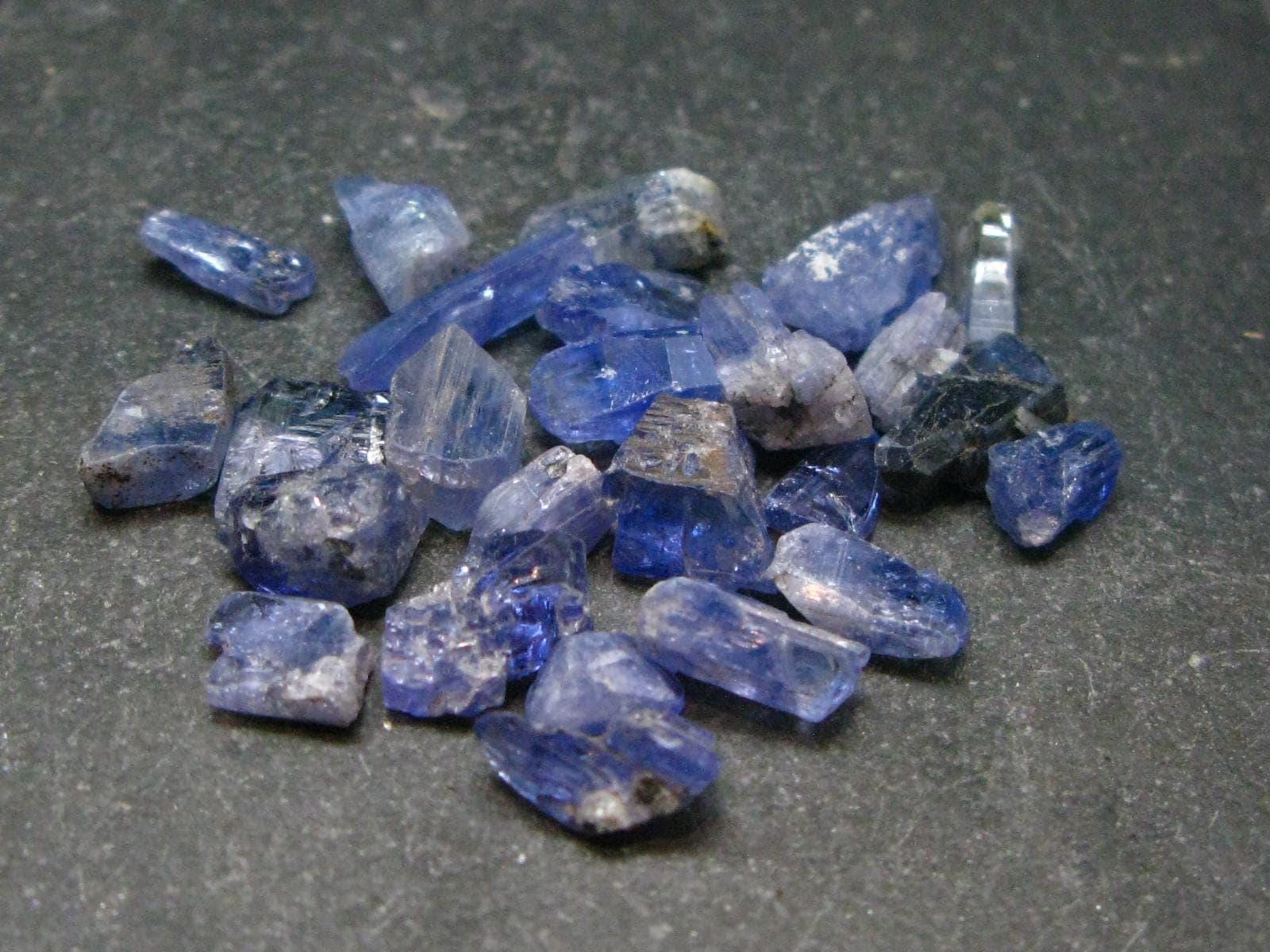 【タンザニア産】タンザナイト結晶 タンザニア産 非加熱タンザナイト – 天然石ハッピーギフト