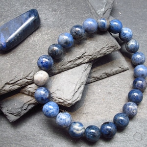 Echte dumortierietarmband ~ ronde kralen van 7 inch ~ 8 mm