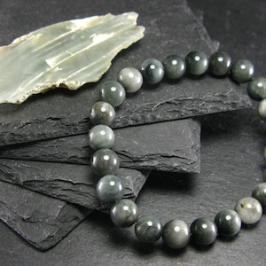 Quartz Cats Eye Eagle Eye Genuine Bracelet ~ 7 Inches  ~ 8mm Round Beads