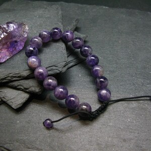 Amethyst Genuine Bracelet ~ 7 Inches  ~ 10mm Round Beads - w/ Drawstring