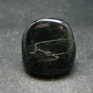 Rare ISUA Stone from Greenland - 1.0" - 19.74 Grams