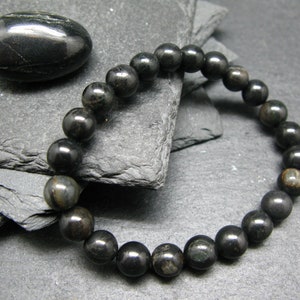 ISUA Rock Genuine Bracelet from Greenland ~ 7 Inches  ~ 8mm Round Beads