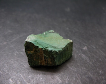 Pieza rara de volkonskoíta en bruto procedente de Rusia: 3 cm (1,2") y 8,57 gramos