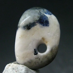 Benitoite In Natrolite Metal Free Pendant From California - 0.9&quot; - 3.16 Grams
