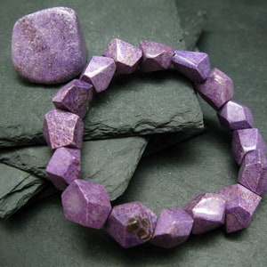 Stichtite Genuine Bracelet ~ 7 Inches  ~ 12mm Facetted Beads