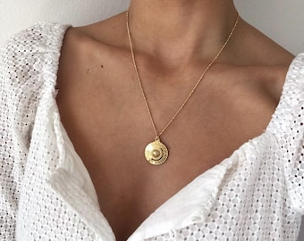 Delicate disk 14k gold necklace, dainty gold coin pendant, gold medallion necklace , minimalist gold coin necklace, ethnic medallion
