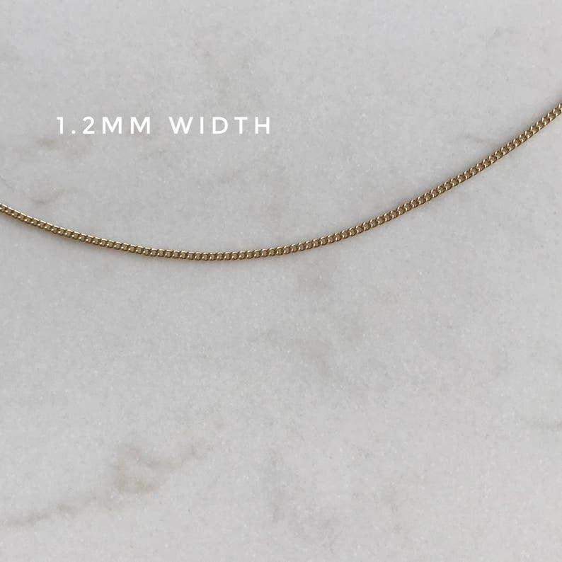 Delicate schijf 14k gouden ketting, sierlijke gouden munt hanger, gouden medaillon ketting, minimalistische gouden munt ketting, kleine schijf ketting afbeelding 7