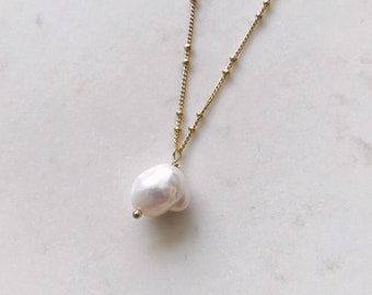 Freshwater pearl necklace, Bridesmaid gift, pearl wedding gift, Pearl necklace, Keshi pearl necklace, single pearl necklace, pearl pendant