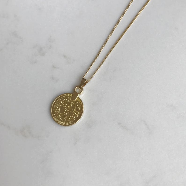 Delicate Disk 14k Gold Necklace Dainty Gold Coin Pendant Etsy