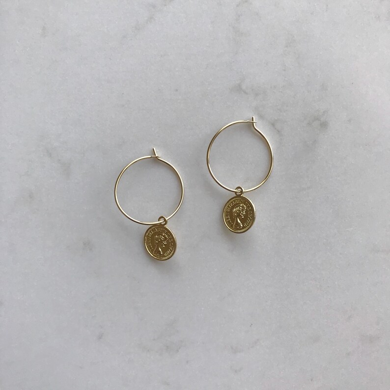 Delicate gold drop earrings, Dainty earrings, Drop coin earrings, Dangle earrings, Minimal earrings, Gift for her, dangle circle earrings 画像 3