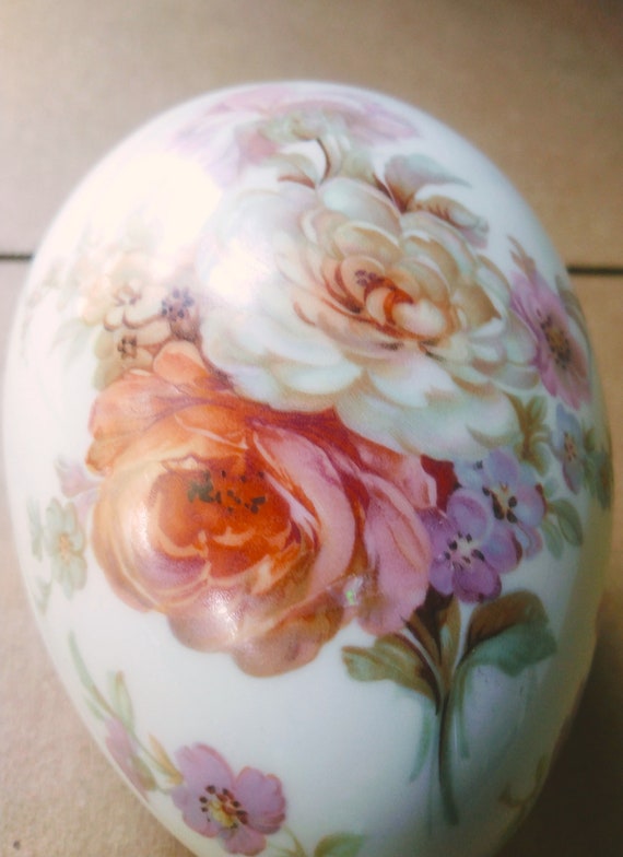 Vintage Limoges porcelain egg box Hand-painted Limoges egg-shaped collectible container Collectible French Limoges egg porcelain box View 4