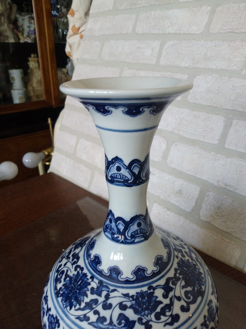 Vintage-inspired large Asian vase Elegant blue and white decor vase Retro-style oriental ginger jar vase Old-world style oriental porcelain image 5