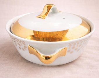 VINTAGE Hall casserole dish with gold lace accents a timeless addition to your kitchen MCM  Hall "Flare Ware" baking dish with classic style