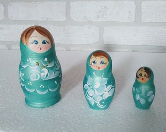 VINTAGE Russian Nesting Dolls