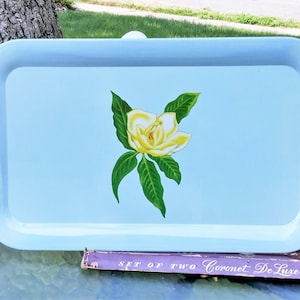 VINTAGE Metal Serving Trays// Retro TV/Serving Trays// Shabby Chic Trays// Mid Century Modern Bed/Lap Tray Set of 4 image 1