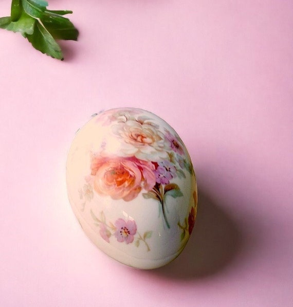 Vintage Limoges porcelain egg box Hand-painted Limoges egg-shaped collectible container Collectible French Limoges egg porcelain box View 2