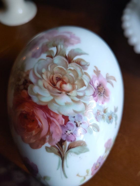 Vintage Limoges porcelain egg box Hand-painted Li… - image 7