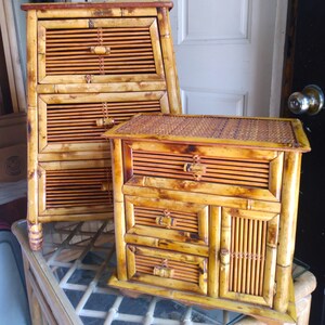Retro-style bamboo bedside table and jewelry organizer pairing.