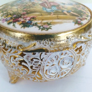 VINTAGE Music Box White and Gold Detailed Jewelry Storage Box, Victorian Trinket Box, Home Decor image 3
