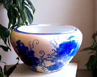 Vintage-inspired blue and white planter for Asian decor Classic lotus bowl planter evoking nostalgia with its blue and white color palette