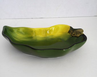 Retro Style Glazed Bowl Ceramic Clay Art Green Pepper Shape Serving Dish