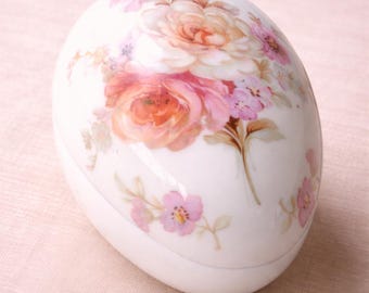 Vintage Limoges porcelain egg box Hand-painted Limoges egg-shaped collectible container Collectible French Limoges egg porcelain box