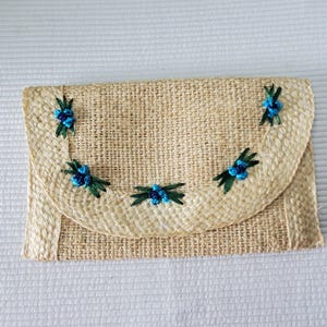 70s Rattan Burlap Clutch Purse 11x6.5 Raffia Flowers Vintage Rectangle Envelope